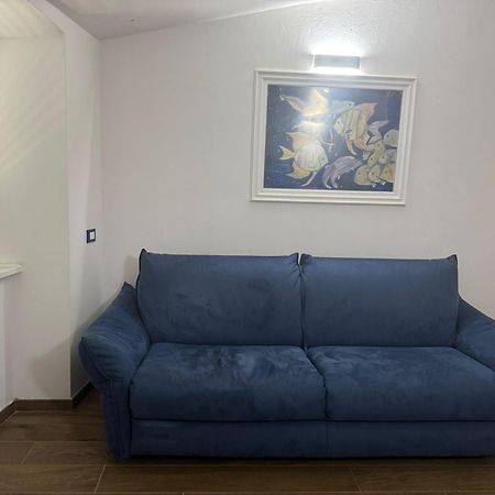 Appartamento La Casa Di Chiara Porto Azzurro Luaran gambar