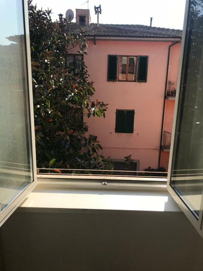 Appartamento La Casa Di Chiara Porto Azzurro Luaran gambar